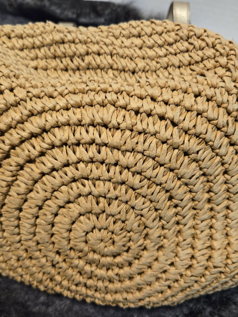 Michael Kors "GOLD" Trim Tan Straw Tote - Picture 9 of 16